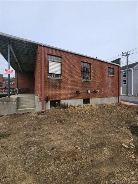 More Photos Of 27 E Main St, Stafford Springs Freestanding For Lease