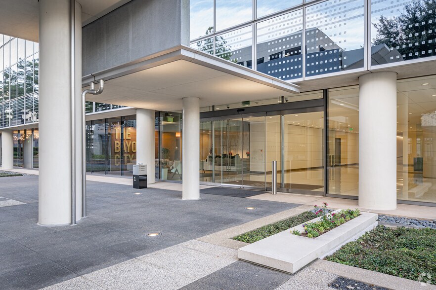 More Photos Of 2101 CityWest Blvd, Houston Office For Lease