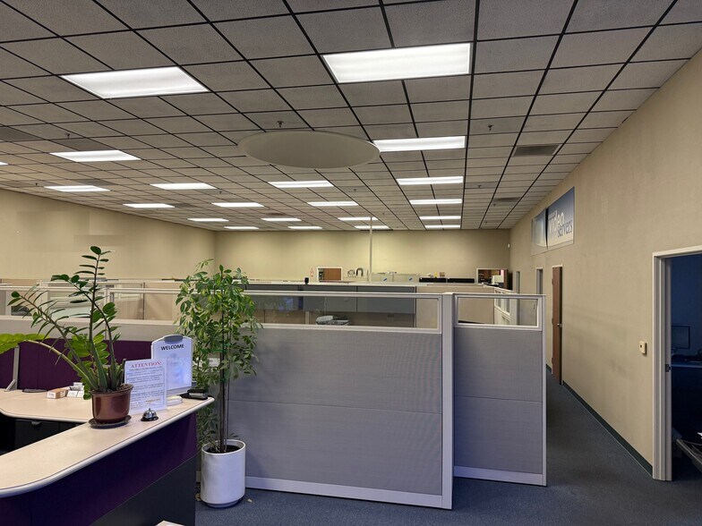 More Photos Of 3275-3281 Grande Vista Dr, Newbury Park Manufacturing For Sale