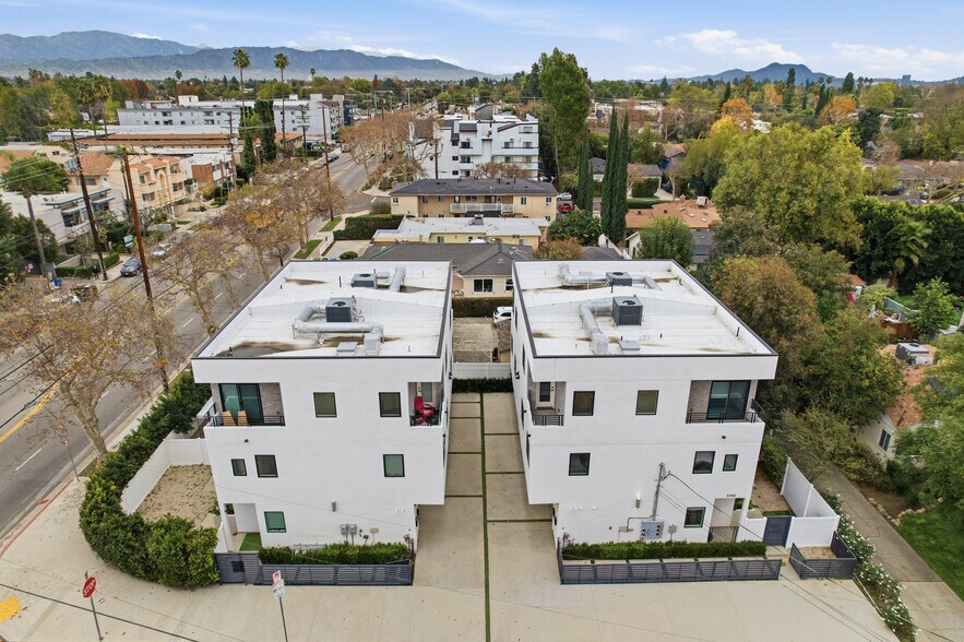 Primary Photo Of 13822 Oxnard St, Van Nuys Apartments For Sale