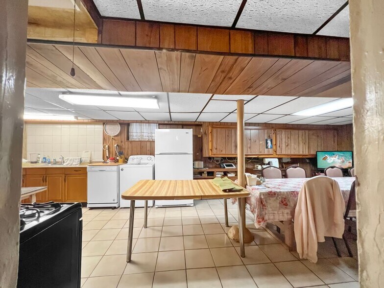 More Photos Of 700-702 N 7th St, Newark Apartments For Sale