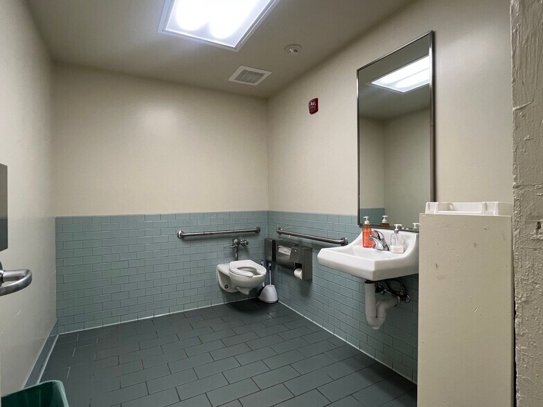 More Photos Of 222 Halleck St, San Francisco Office For Lease