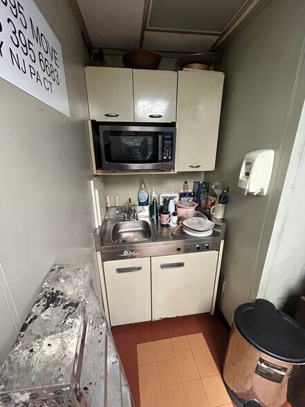 More Photos Of 197 34th St, Brooklyn Industrial For Sale