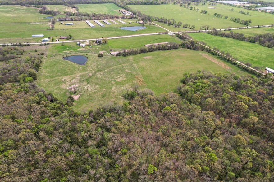 More Photos Of 10535 N Highway 59, Summers Land For Sale