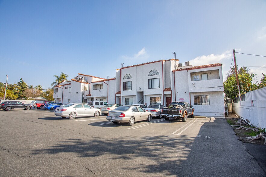 More Photos Of 9261 Wakefield Ave, Panorama City Apartments For Sale