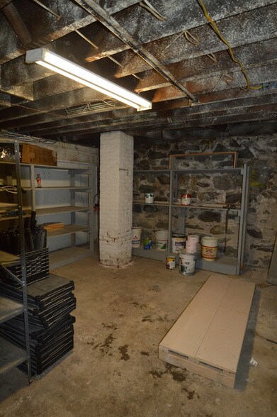 More Photos Of 567 Washington St, Brighton Storefront Retail Office For Lease