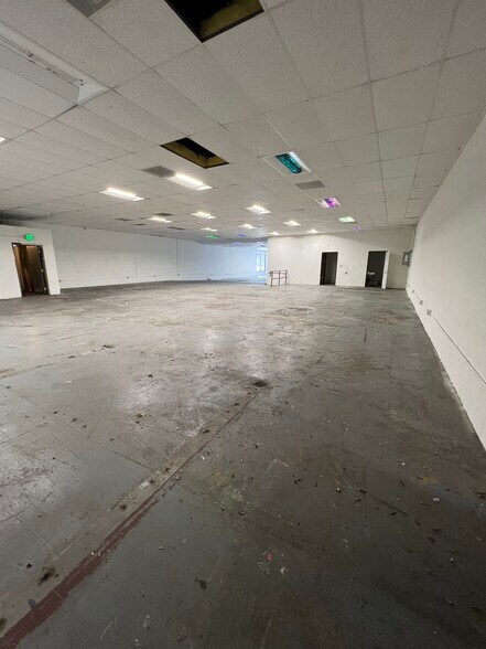 More Photos Of 2121 W Pico Blvd, Los Angeles Storefront For Lease