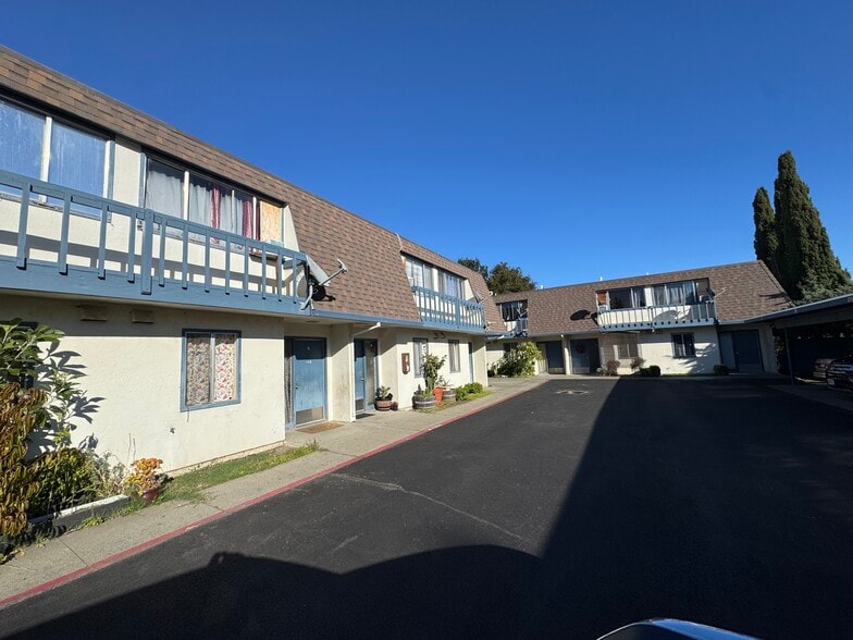 Primary Photo Of 754-798 S Freeway Dr, Napa Apartments For Sale