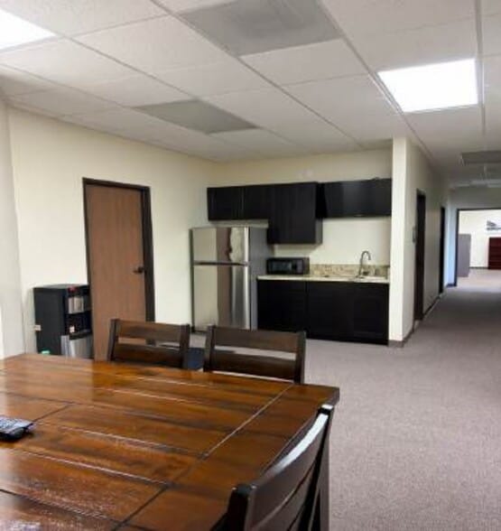 More Photos Of 15592-15606 Producer Ln, Huntington Beach Warehouse For Lease