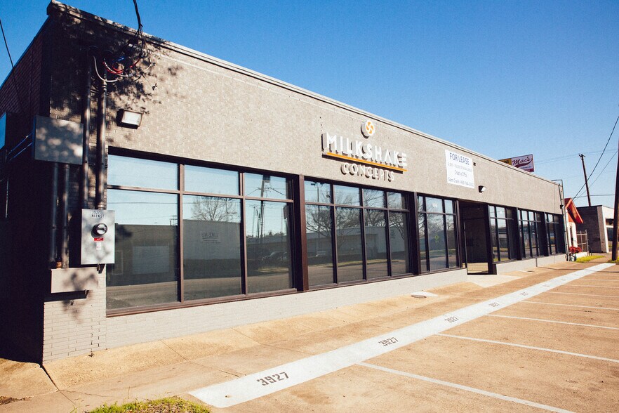 More Photos Of 3927 Main St, Dallas Office For Lease