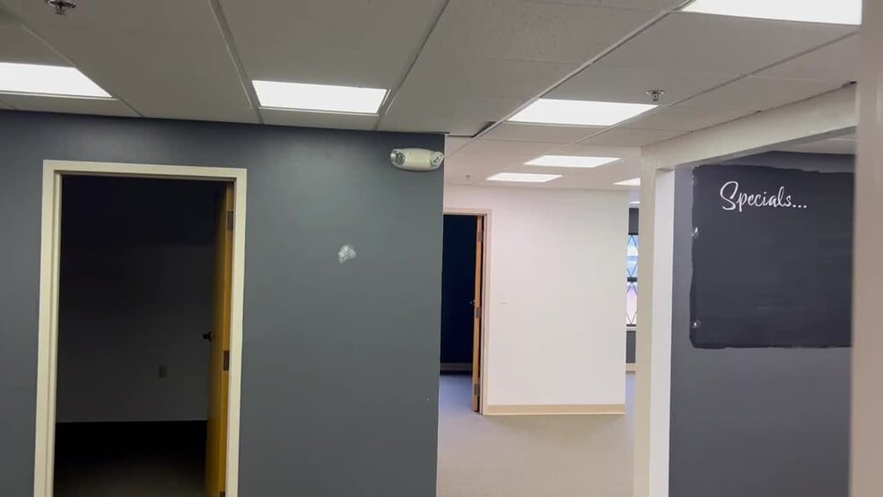 More Photos Of 301 N Broadway, De Pere Medical For Lease