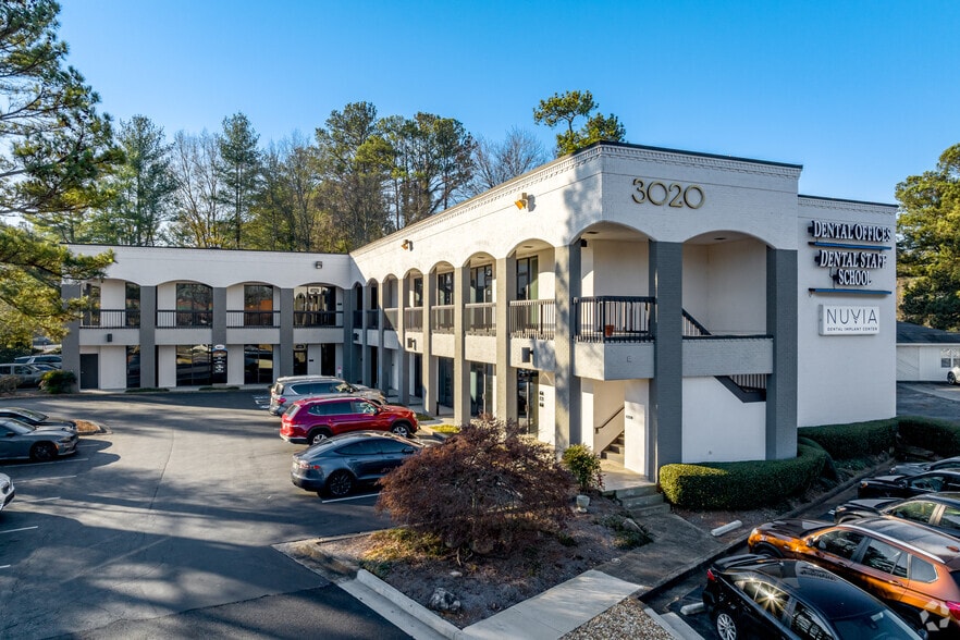 More Photos Of 3020 Roswell Rd NE, Marietta Medical For Lease