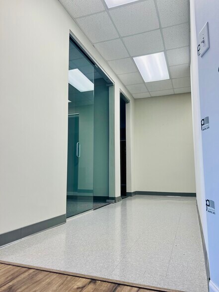 More Photos Of 163 Business Park Dr, Lebanon Light Manufacturing For Lease