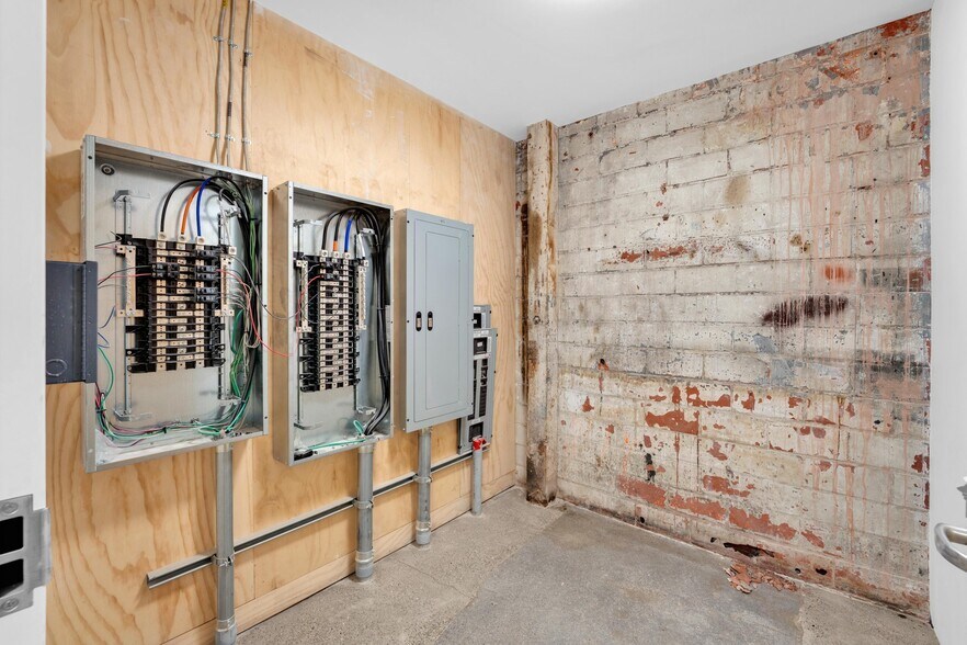 More Photos Of 2508-2510 Telegraph Ave, Oakland Storefront For Lease