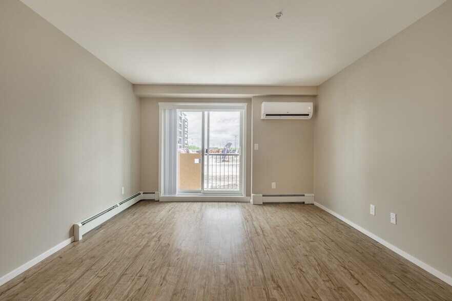 More Photos Of 1070 Noëlla Leclair Way, Ottawa Apartments For Lease