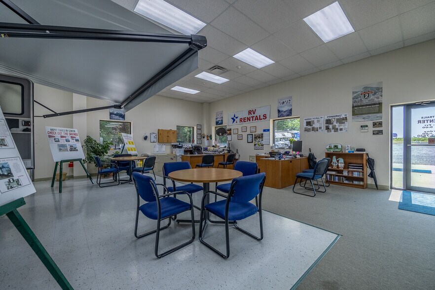 More Photos Of 18256 Campground Rd, Phillipsburg Auto Dealership For Sale