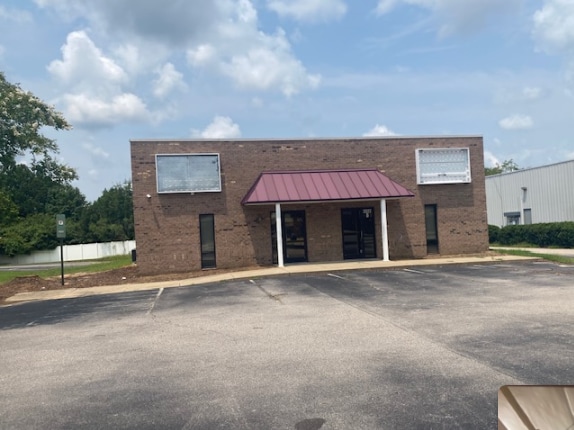 Primary Photo Of 3517 Airport Blvd NW, Wilson Flex For Lease