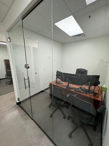 More Photos Of 575 W Chandler Blvd, Chandler Medical For Sale