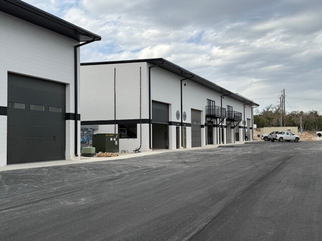 More Photos Of 15431 Fitzhugh Rd, Dripping Springs Research And Development For Sale