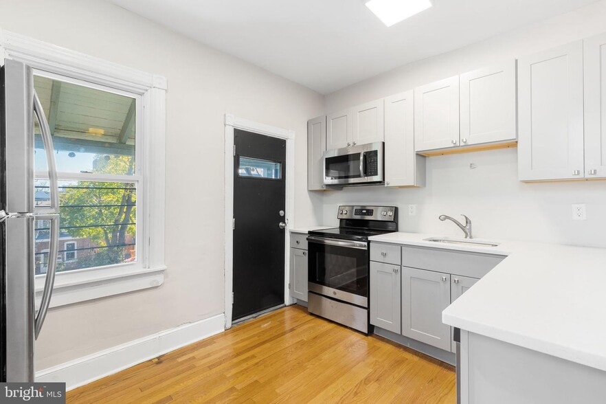 More Photos Of 1608 N Broom St, Wilmington Apartments For Sale