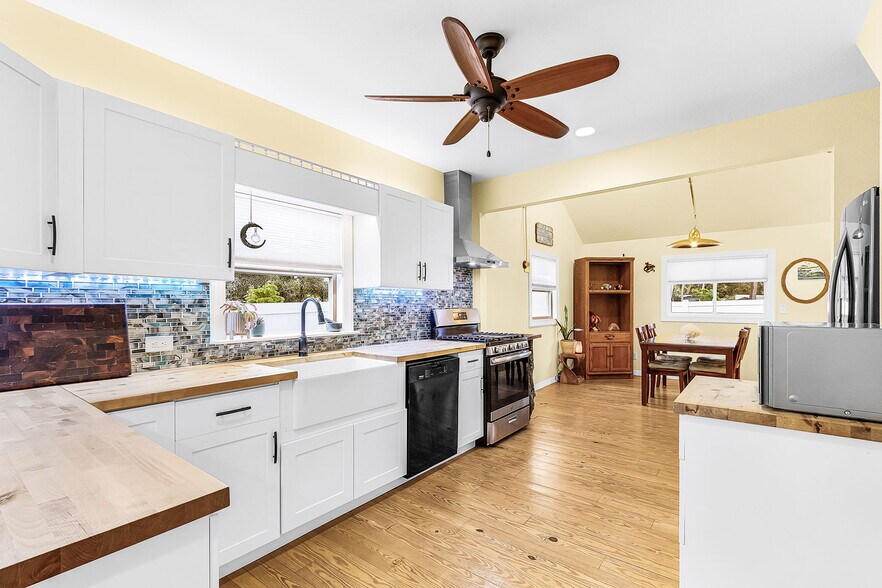 More Photos Of 530 Green St, Englewood Storefront Retail Residential For Sale