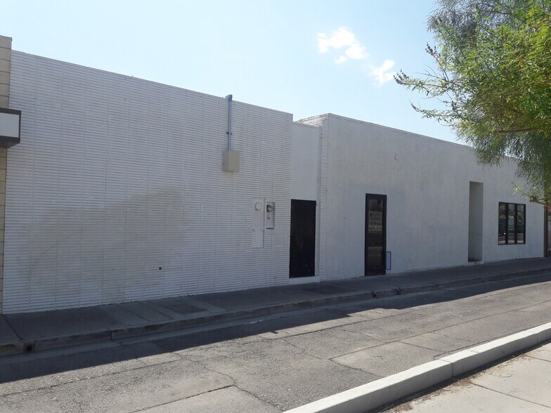 More Photos Of 953 E Sahara Ave, Las Vegas Freestanding For Lease