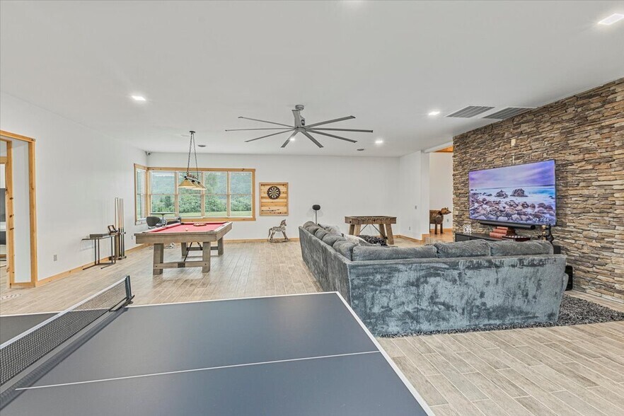 More Photos Of 241 Industrial Park Rd, Mountain City Warehouse For Sale