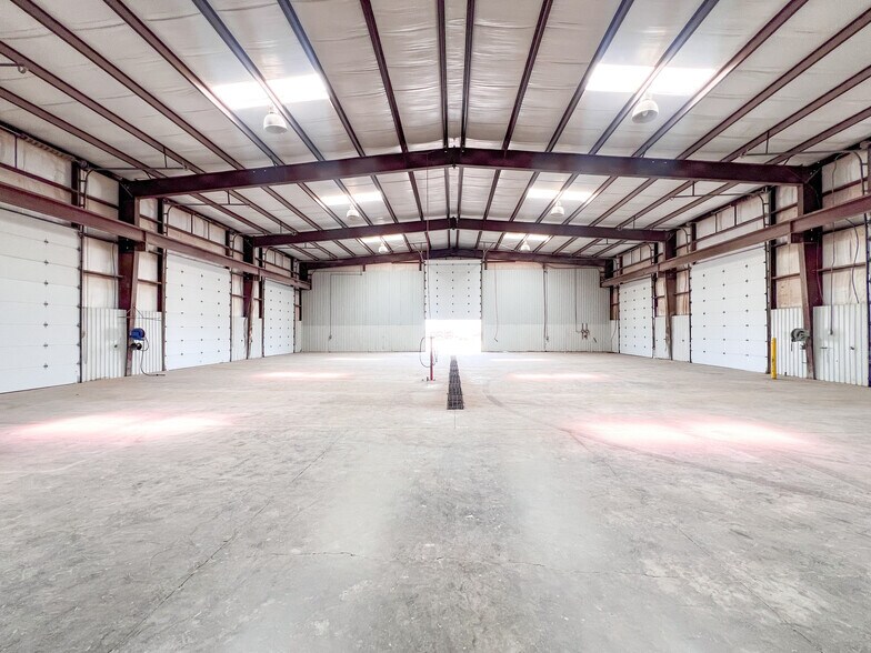 More Photos Of 8511 W Interstate 20, Midland Warehouse For Lease