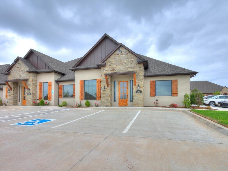 More Photos Of 4331 Adams, Norman Office For Lease