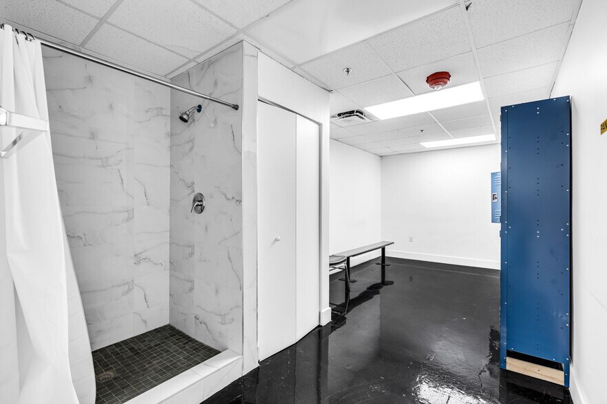 More Photos Of 12800 NW 38th Ave, Opa Locka Warehouse For Lease