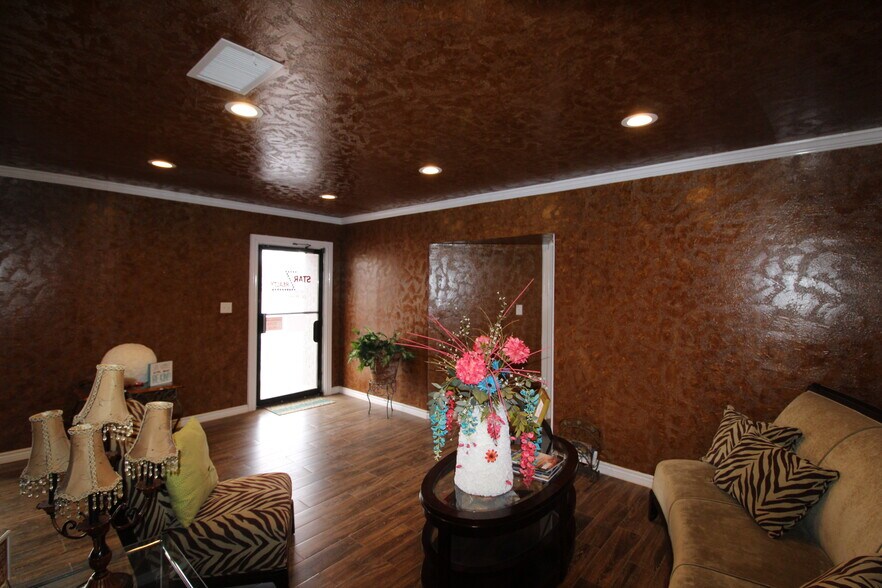 More Photos Of 1221 W University Blvd, Odessa Medical For Sale