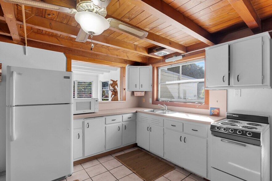 More Photos Of 27001 Overseas Hwy, Cudjoe Key Garden Center For Sale