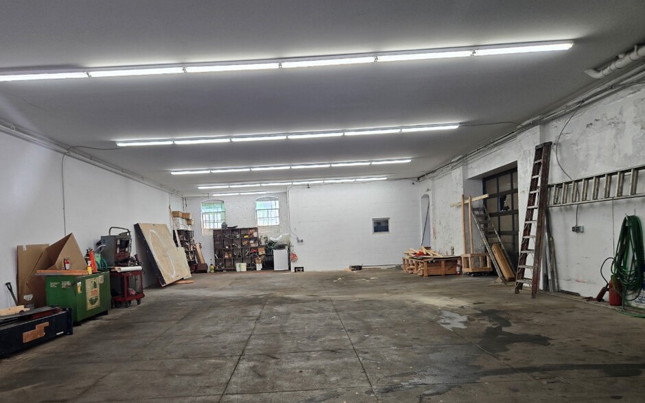 More Photos Of 2019-2025 S Juniper St, Philadelphia General Retail For Sale