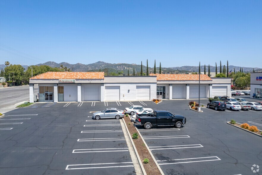 More Photos Of 2121 E Valley Pky, Escondido Unknown For Lease