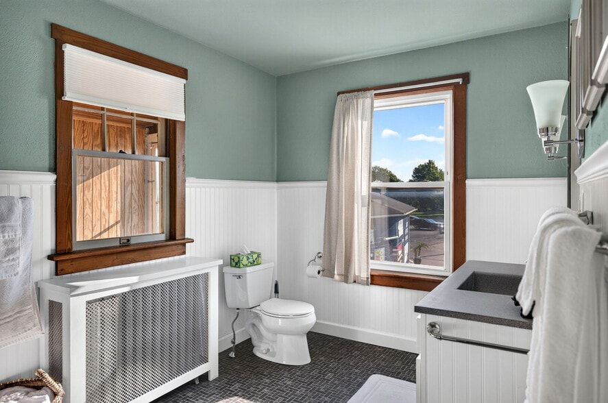 More Photos Of 910 W Market St, Lewisburg Freestanding For Sale