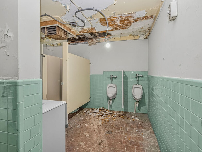 More Photos Of 1002 Douglas Ave, Opp Manufacturing For Lease