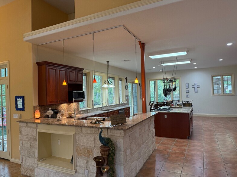 More Photos Of 1684 Rocky Riv, Canyon Lake Specialty For Sale