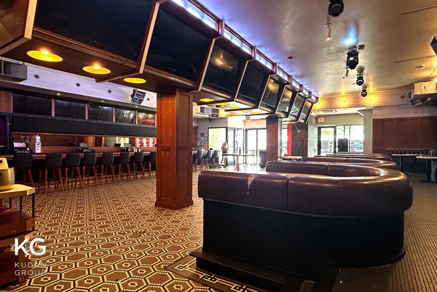 More Photos Of 324-326 W Chicago Ave, Chicago General Retail For Sale