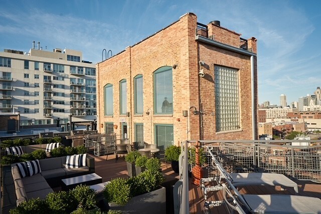 More Photos Of 915 W Huron St, Chicago Office For Lease