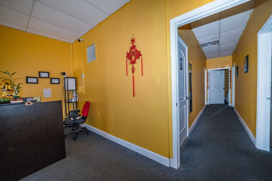 More Photos Of 8632-8638 Centreville Rd, Manassas Storefront Retail Office For Sale