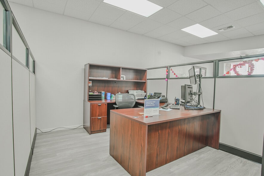 More Photos Of 1824 26th St, Snyder Office For Sale