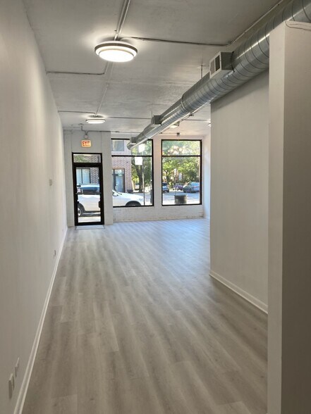 More Photos Of 1333-1343 W Devon Ave, Chicago Storefront Retail Office For Lease