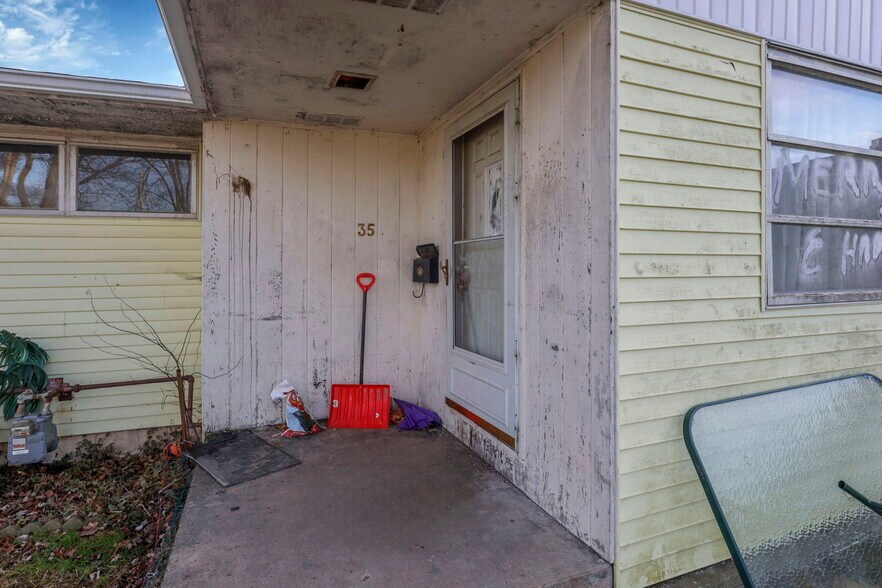More Photos Of 12-35 Grove Ct, Marysville Apartments For Sale