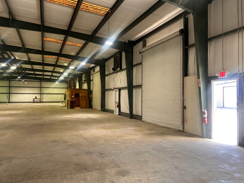 More Photos Of 203 Deptford St, Savannah Warehouse For Lease