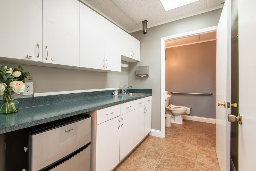 More Photos Of 315 E Strawbridge Ave, Melbourne Medical For Lease