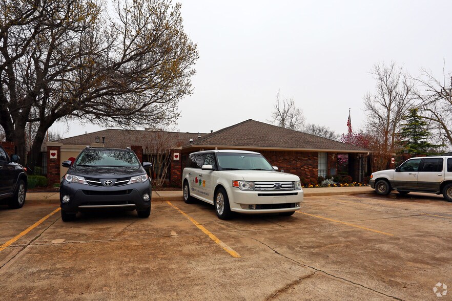 More Photos Of 1301 NE 14th St, Oklahoma City Medical For Sale
