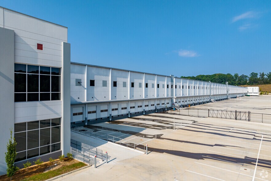 More Photos Of 545 Lake Careco Rd, Austell Distribution For Lease