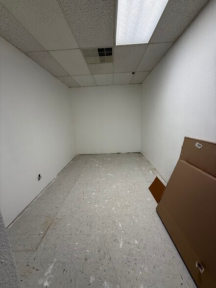 More Photos Of 414 W Taylor St, Hobbs Office For Lease