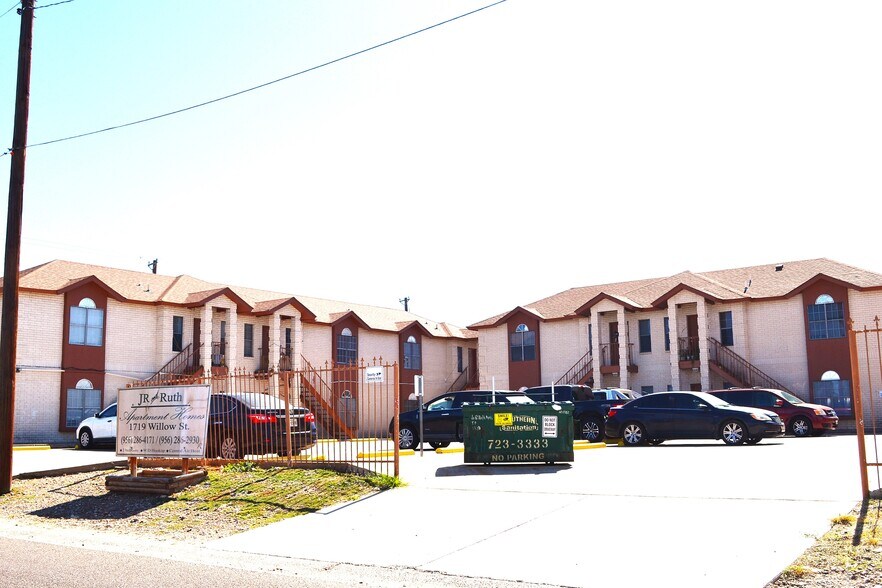 Primary Photo Of 1719 Willow St, Laredo Apartments For Sale