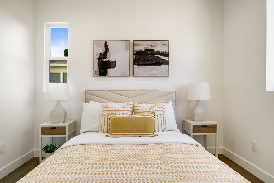 More Photos Of 6082 W 18th St, Los Angeles Apartments For Sale